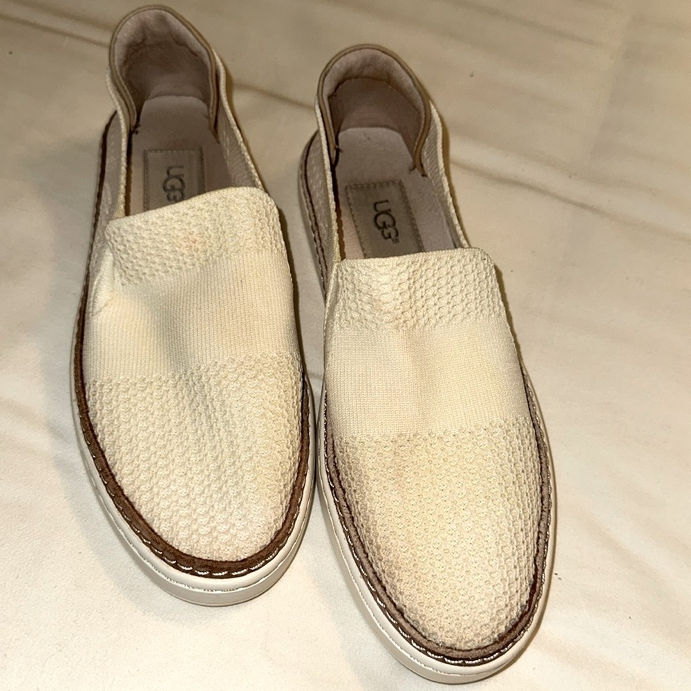 UGG Australia Sammy  Women's Slip-on Comfort Shoes Cream size 6.5 NWOT